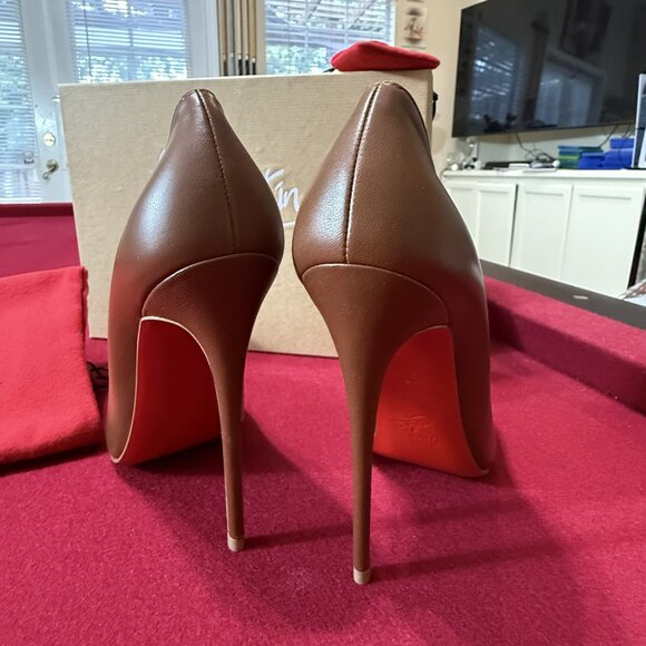 Christian Louboutin Pumps (Red Bottom) - Picture 7 of 8